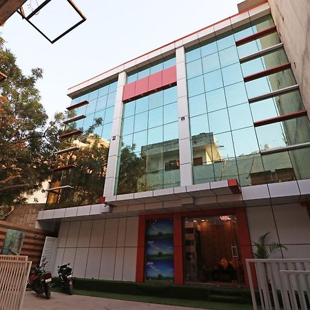 Hotel O Cloud Нью-Дели Экстерьер фото