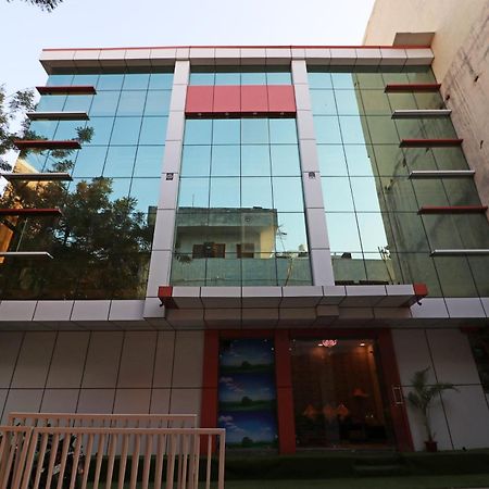 Hotel O Cloud Нью-Дели Экстерьер фото