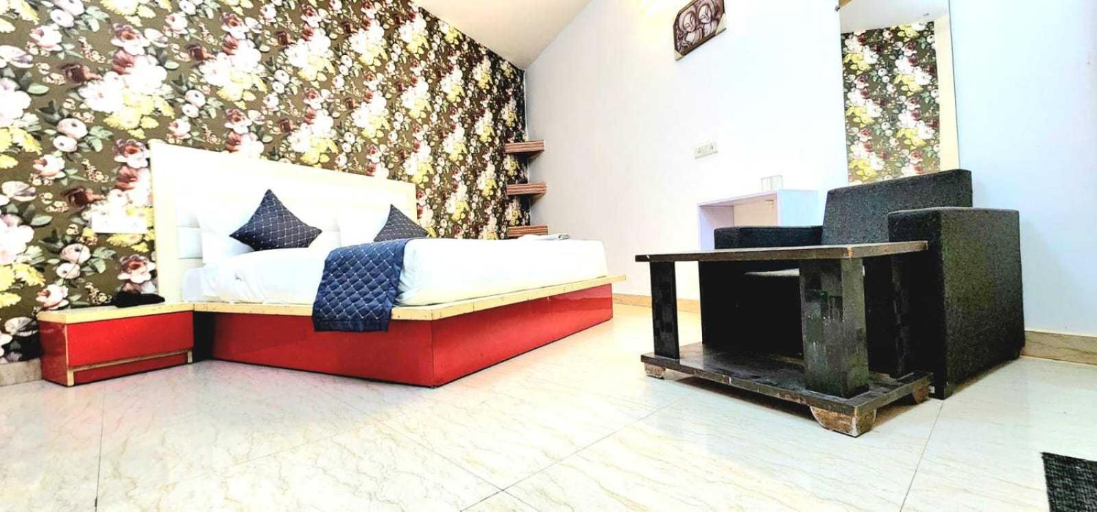 Hotel O Cloud Нью-Дели Экстерьер фото