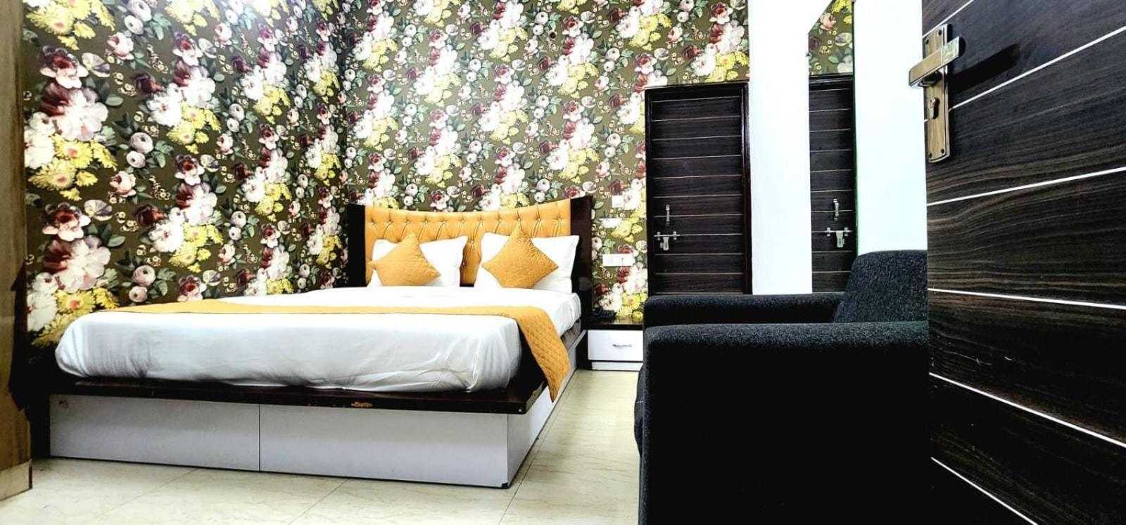 Hotel O Cloud Нью-Дели Экстерьер фото