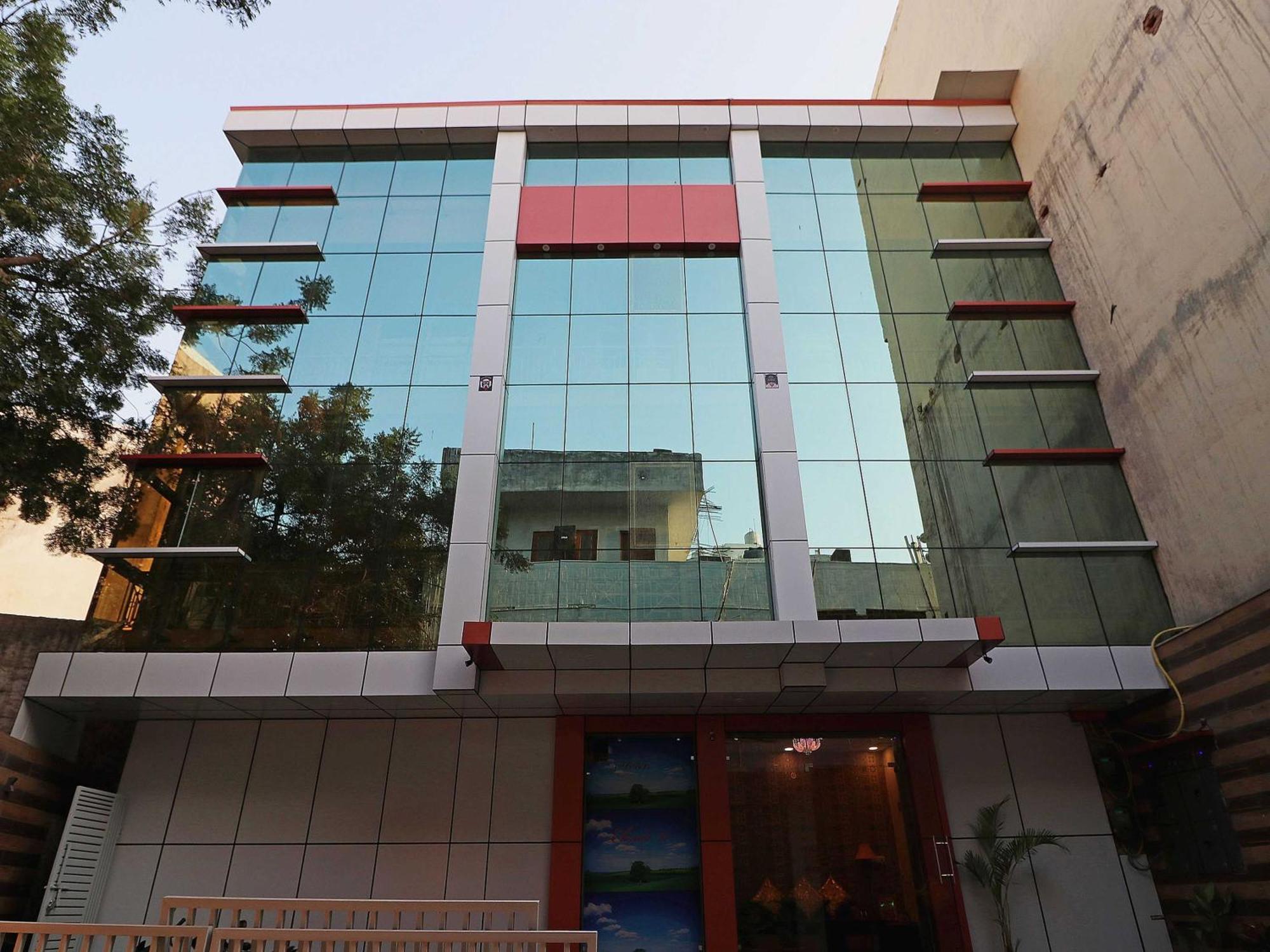 Hotel O Cloud Нью-Дели Экстерьер фото