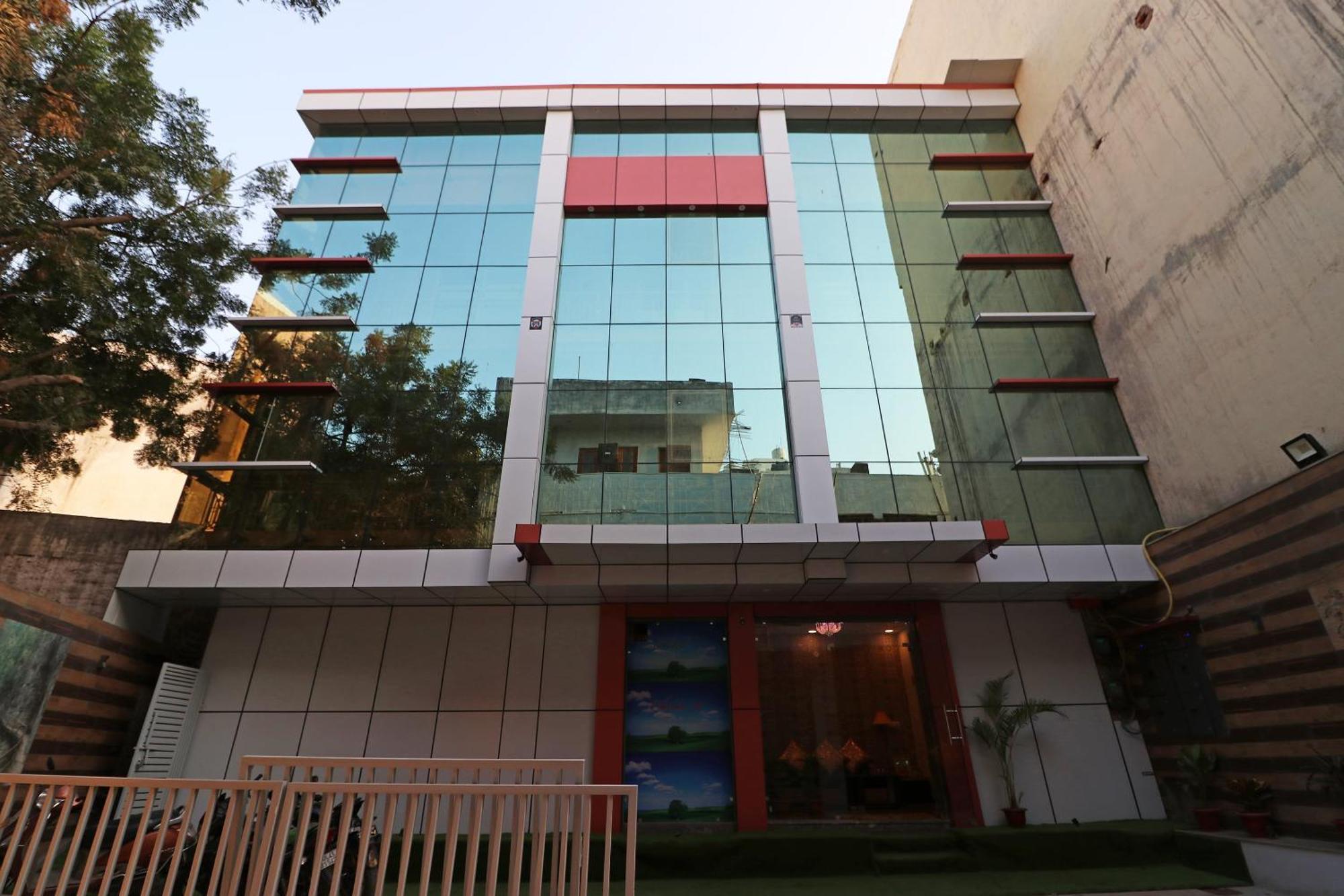 Hotel O Cloud Нью-Дели Экстерьер фото